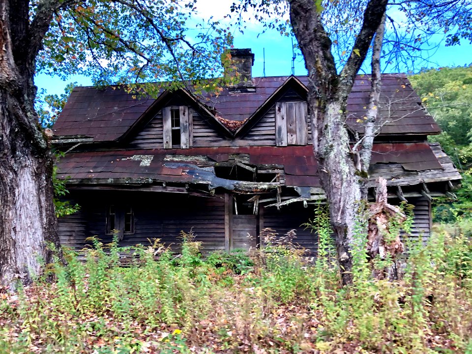 Abandoned Farmhouse, Cullowhee Mountain Road, Erastus, NC 
