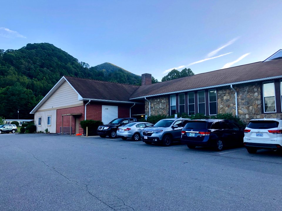 Old Maggie Valley Elementary School (Maggie Valley Town Ha… 