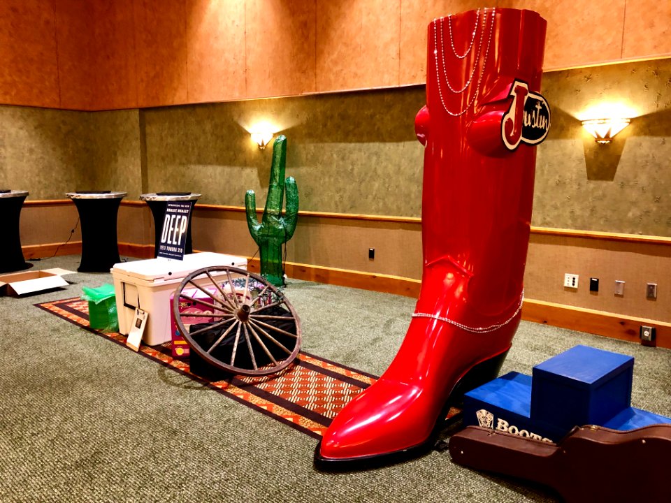 Oversized Bric-a-Brac, Harrah's Cherokee Casino, Cherokee,… 