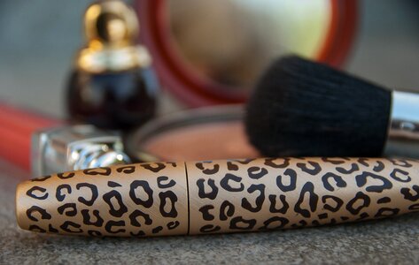 Powder poudrier nail polish