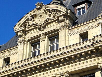 Pediment history robert de sorbon