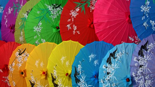 Memoirs of a geisha parasols color