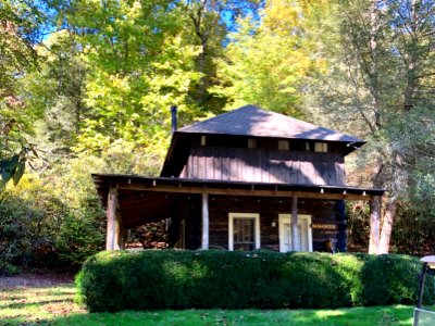 Damascus Cabin (Caretaker's Cabin), E. M. Backus Lodge (Ca… 
