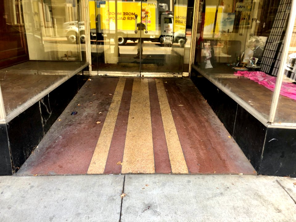 Entryway, Madison Avenue, Covington, KY 