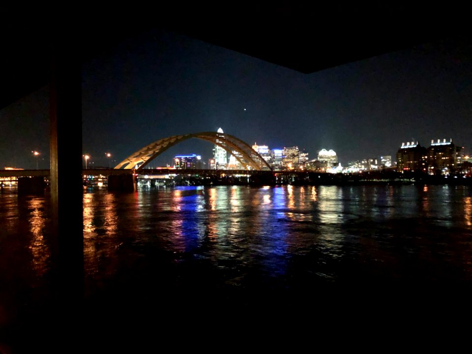 Cincinnati Skyline from The Chart House in Newport, KY 