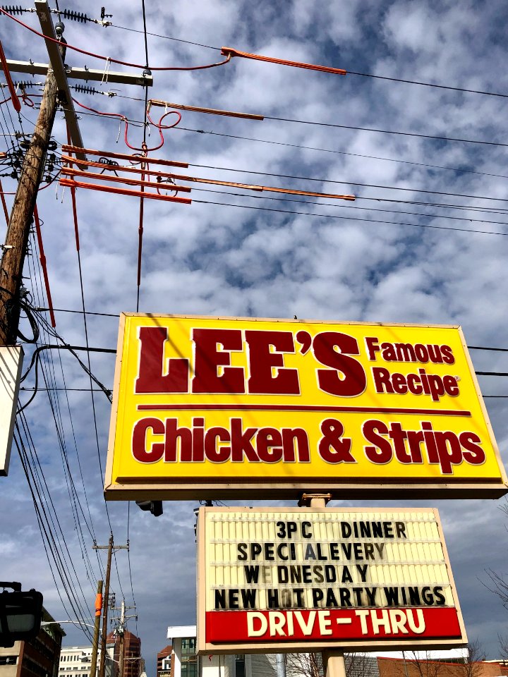 Lee's Chicken & Strips Sign, Covington, KY 