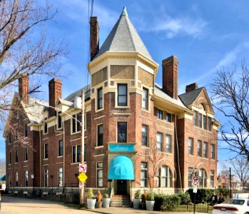 Covington Ladies Home (The Victorian at Riverside), Lickin… 