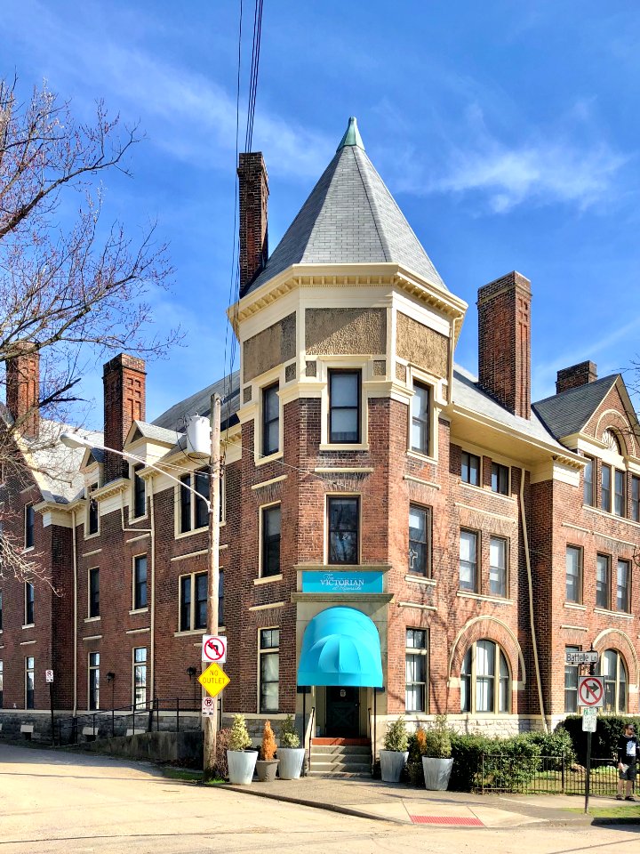 Covington Ladies Home (The Victorian at Riverside), Lickin… 