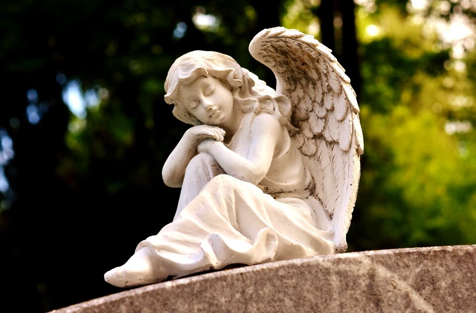 Figure cemetery faith