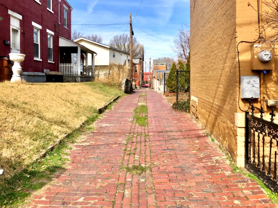 Main Street Alley, Mainstrasse Village, Covington, KY 