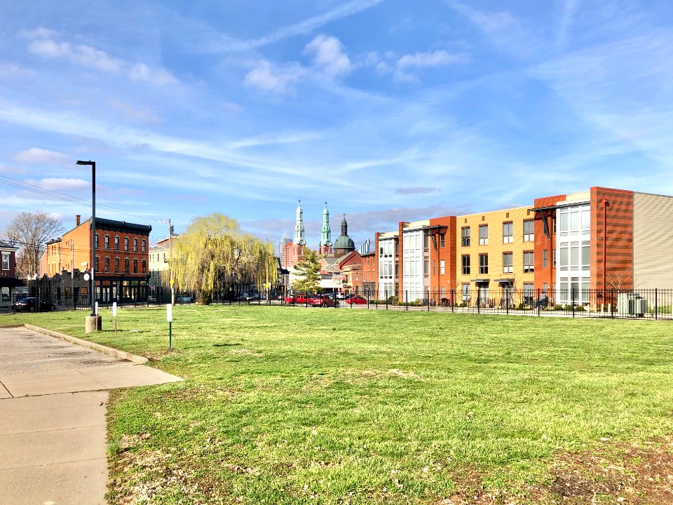 Schoolyard, John G Carlisle Elementary School, Mainstrasse… 
