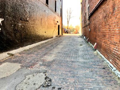 Pike Street Alley, Mainstrasse Village, Covington, KY 