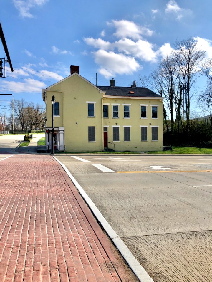 Main Street, Westside, Covington, KY 