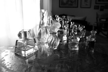 Bottle redolence container