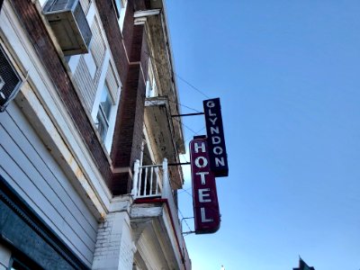 Signs, Glyndon Hotel, Richmond, KY 