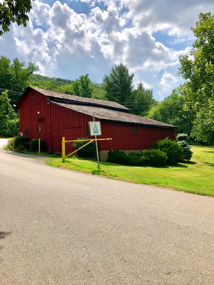 Barn, Anderson Ferry Road, Constance, KY 