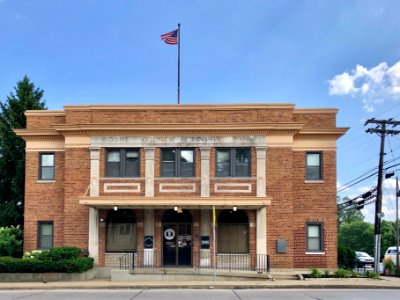 Boone County Deposit Bank Building, Washington Street, Bur… 