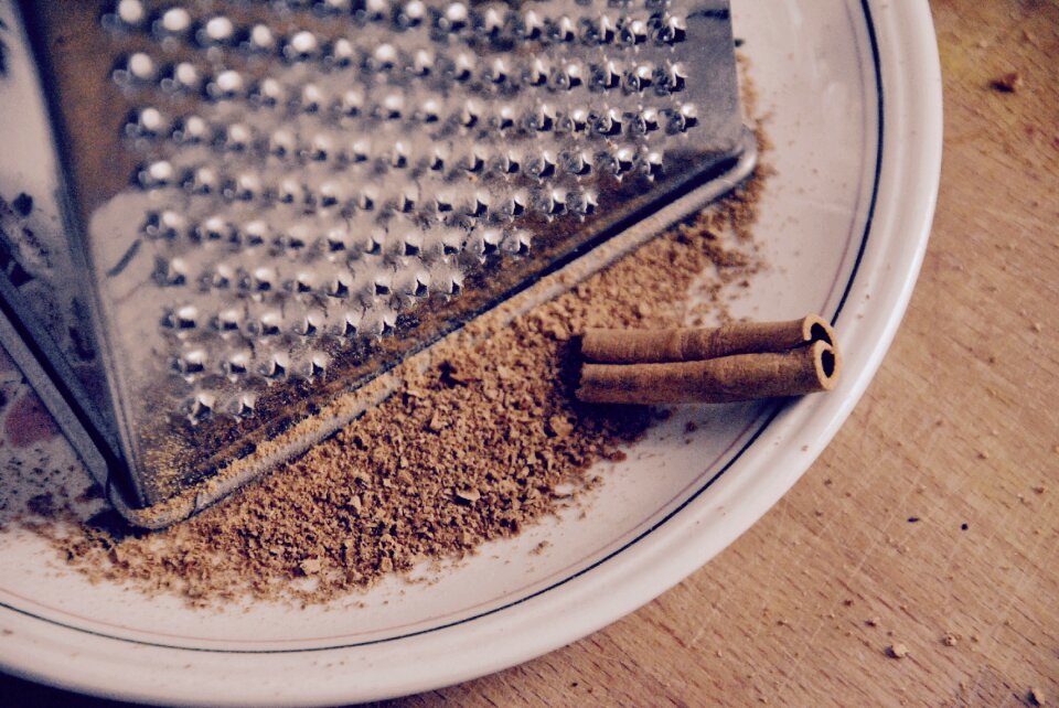 Cinnamon grated cinnamon stick