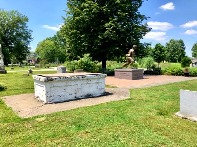 Grand Army of the Republic (GAR) Monument, Linden Grove Ce… 