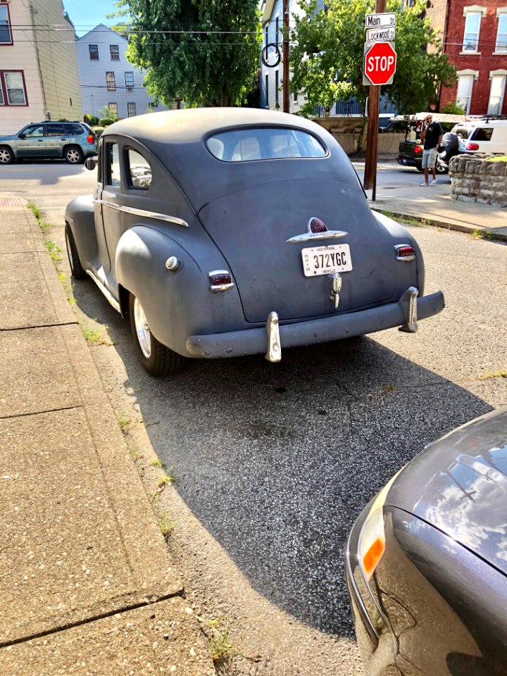 1948 Plymouth De Luxe, Lockwood Street, Mainstrasse Villag… 