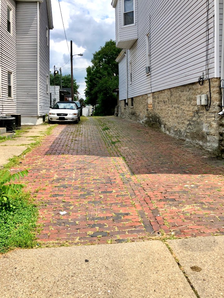 Holman Street Alley, Westside, Covington, KY 