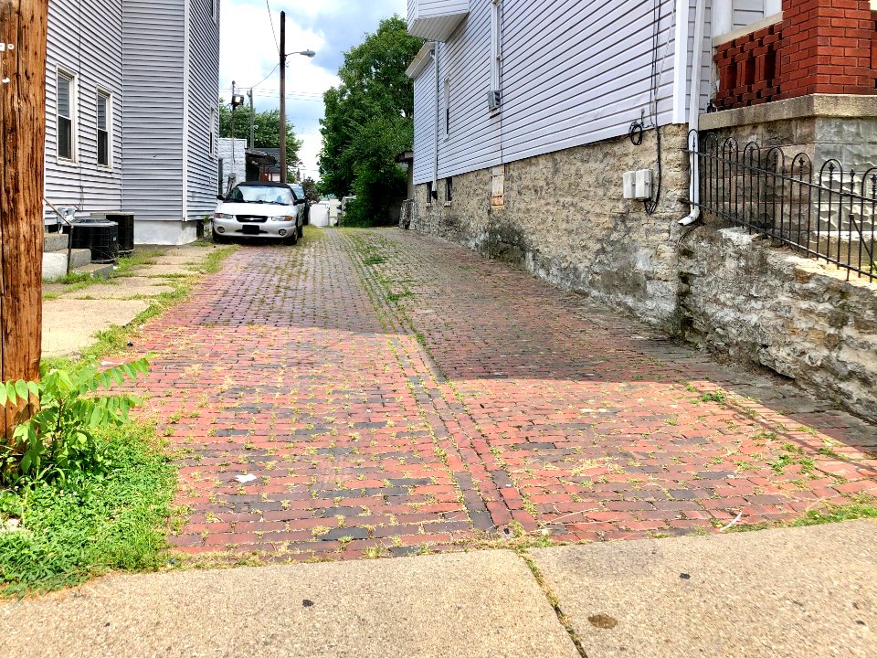 Holman Street Alley, Westside, Covington, KY 