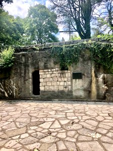 Replica of Christ’s Tomb, Garden of Hope, Peaselburg, Covi… 