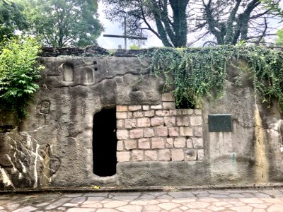 Replica of Christ’s Tomb, Garden of Hope, Peaselburg, Covi… 