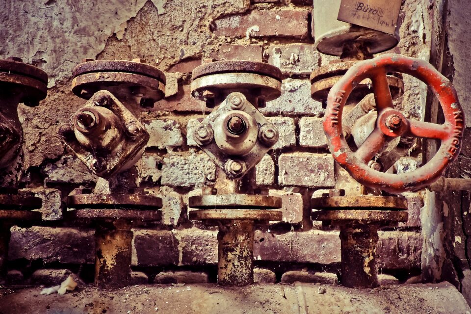 Pforphoto old decay