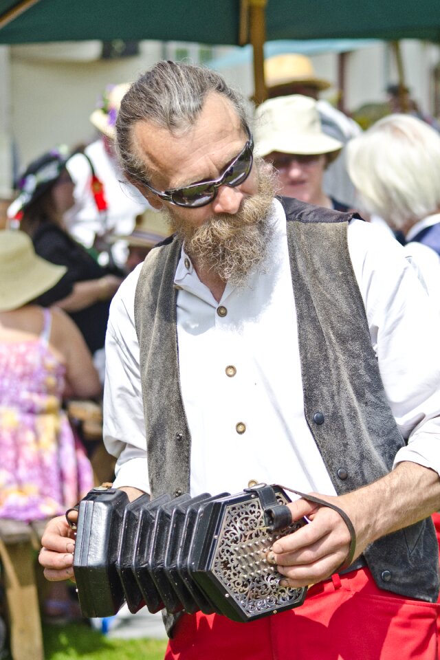 Music accordian man