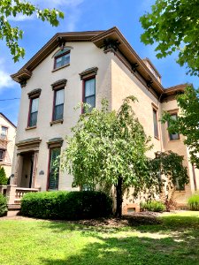 Washington Avenue, East Row Historic District, Gateway, Ne… 