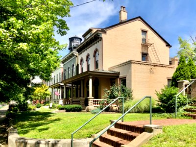 Washington Avenue, East Row Historic District, Gateway, Ne… 