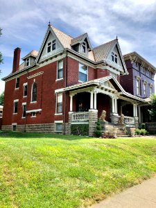 Washington Avenue, East Row Historic District, Gateway, Ne… 