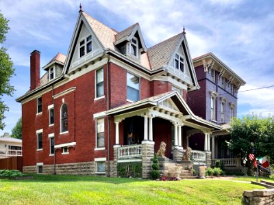 Washington Avenue, East Row Historic District, Gateway, Ne… 