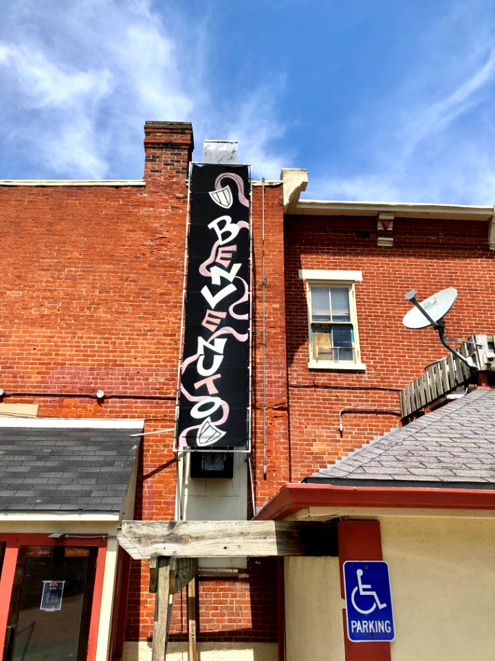 Pompilios Sign, Washington Avenue, Taylors Landing, Newpor… 