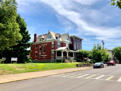 Washington Avenue, East Row Historic District, Gateway, Ne… 