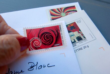 Mail correspondence post