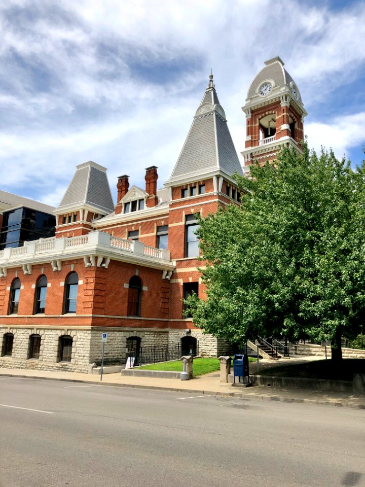 Campbell County Courthouse, York Street, Newport, KY 
