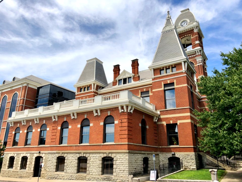 Campbell County Courthouse, York Street, Newport, KY 