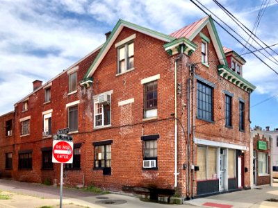 Newport Mineral Water Company Building, 6th Street, Newpor… 