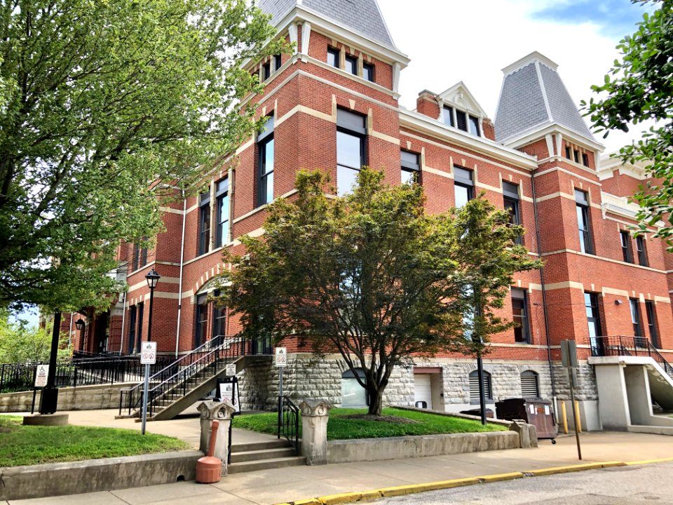Campbell County Courthouse, York Street, Newport, KY 