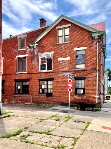 Newport Mineral Water Company Building, 6th Street, Newpor… 