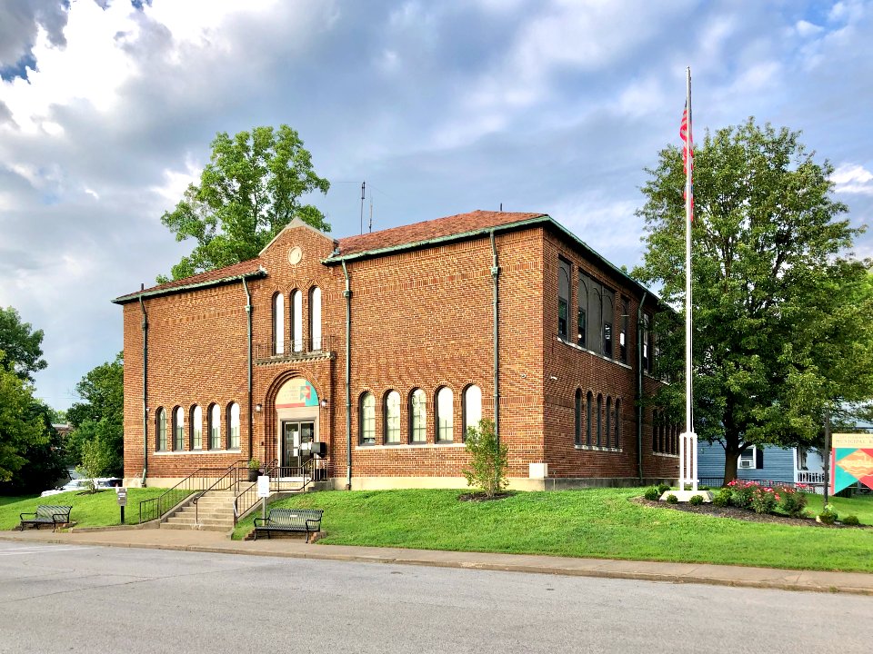 Light-Ashburn Memorial Building (Old St. Peter Catholic Sc… 