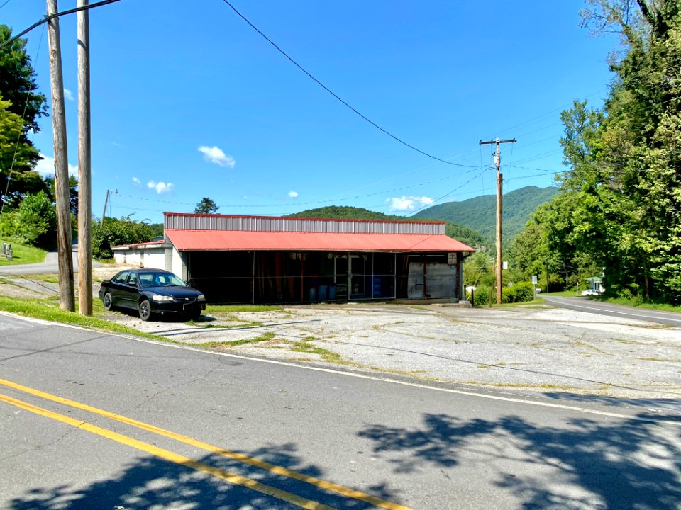 Walnut Drive, Walnut, NC 