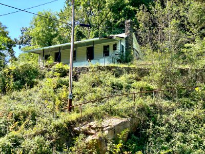 Meadow Fork Road and North Carolina State Highway 209, Blu… 