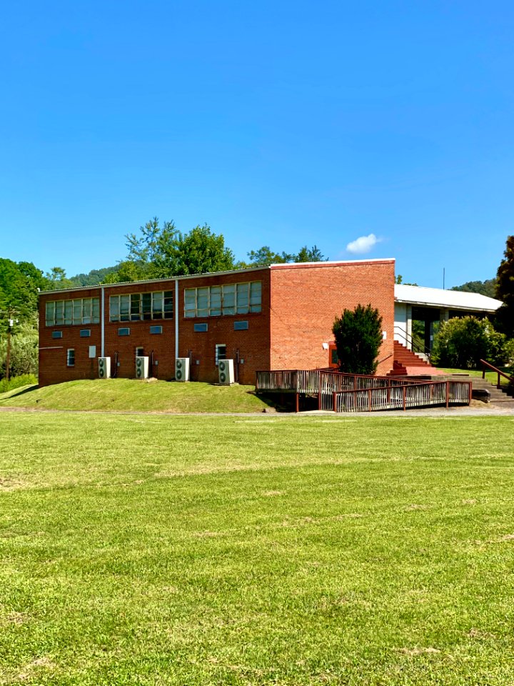 Walnut Community Center (Walnut School Annex), School Road… 