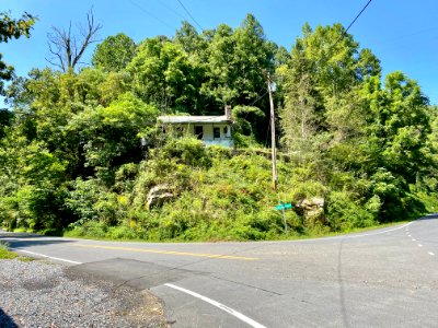 Meadow Fork Road and North Carolina State Highway 209, Blu… 