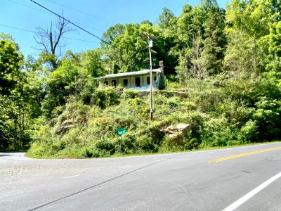 Meadow Fork Road and North Carolina State Highway 209, Blu… 