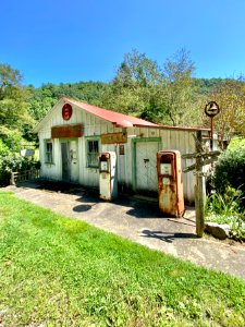 Pink J. Plemmons Grocery and Feed Store, North Carolina St… 