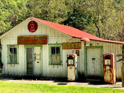 Pink J. Plemmons Grocery and Feed Store, North Carolina St… 